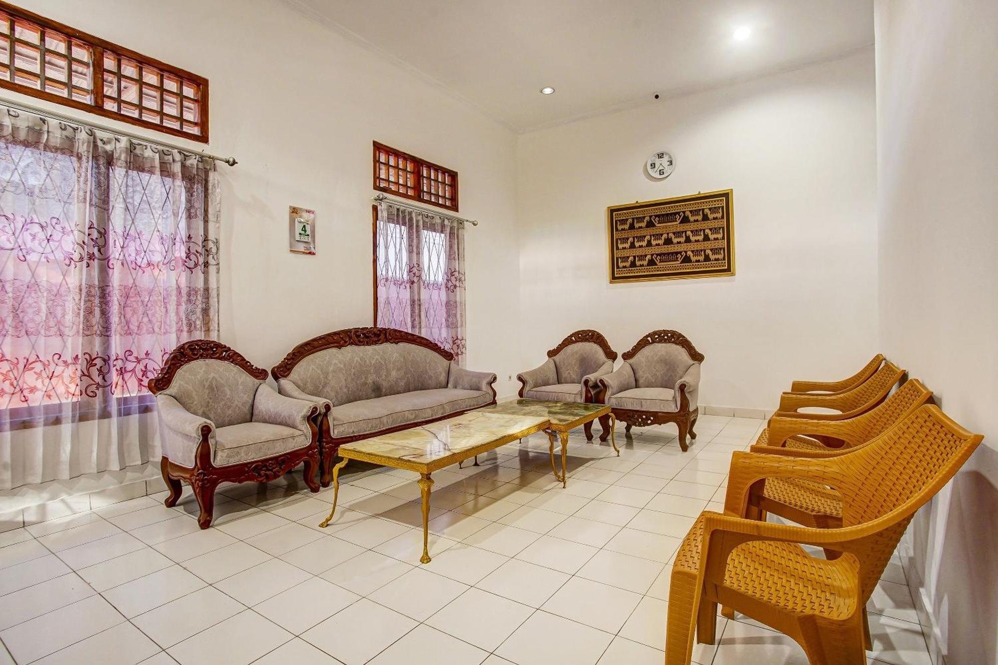 Super Oyo 91055 Homestay Syariah Bandar Lampung Exterior photo